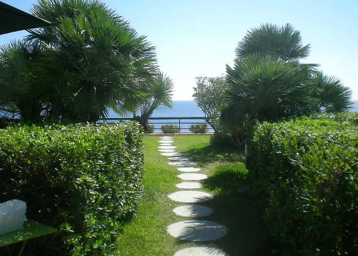 Hotel Grand Del Mare &