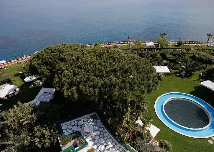 Hotel Grand Del Mare &